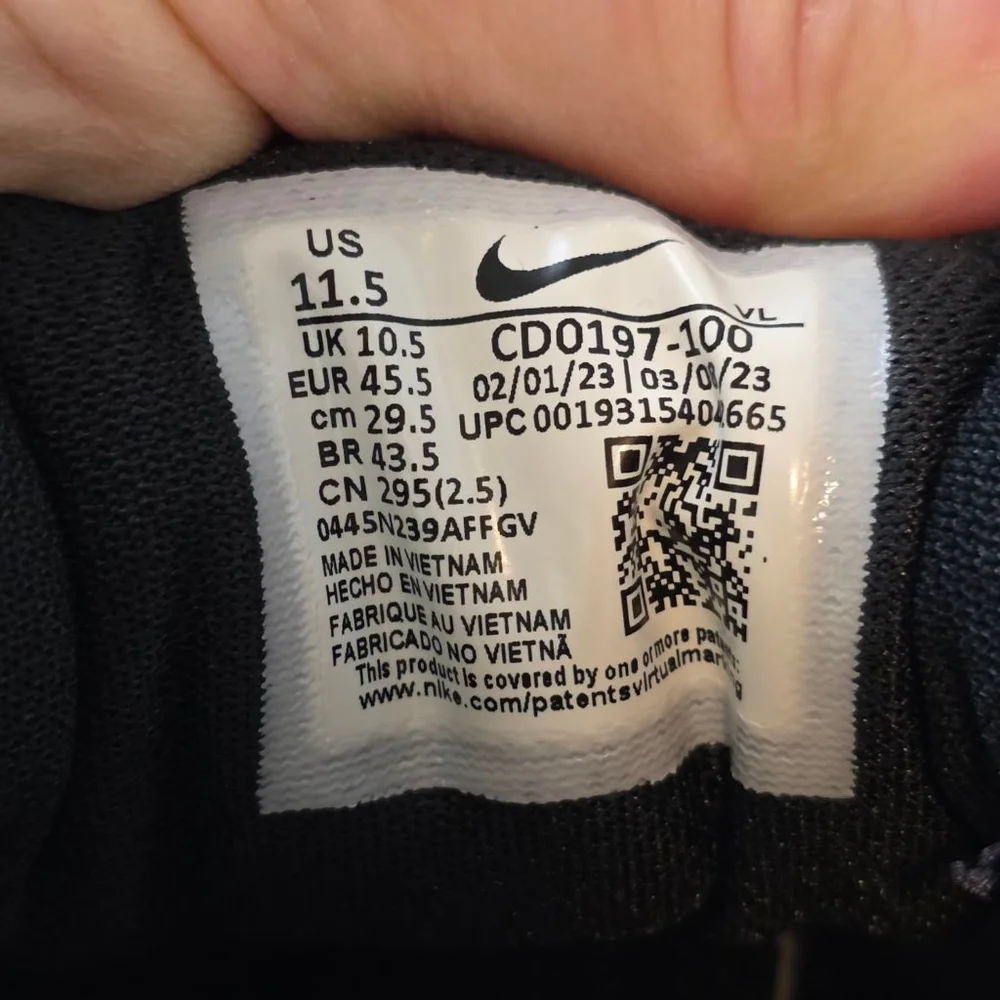 Men's Nike Athletic Sneakers 11.5 White Black Flex Trainer